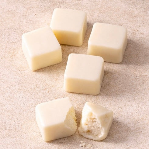 KW Candle Lab Sel de Mer luxury wax melts hand-poured in Las Vegas using a proprietary soy wax and beeswax blend for a long-lasting fragrance experience.